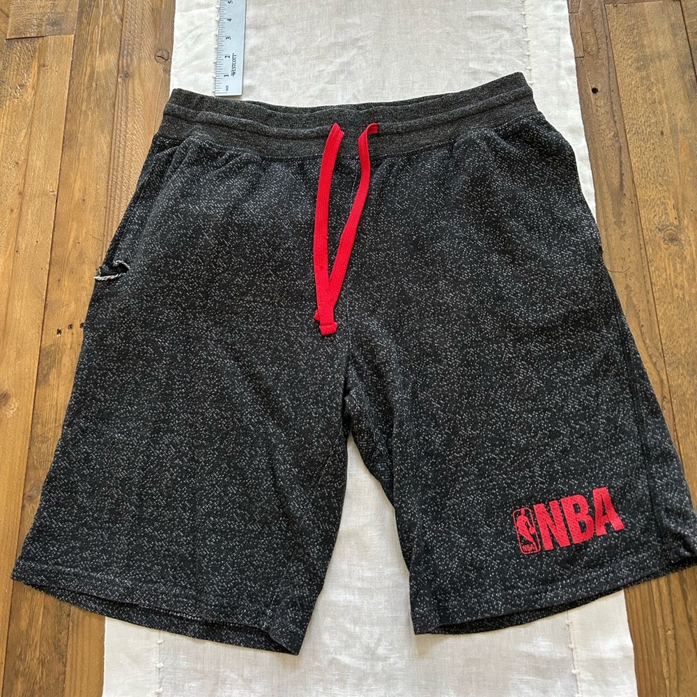 Pre-owned NBA shorts In Charcoal Grey / Red. Men’s Medium. Small Tear On Pocket